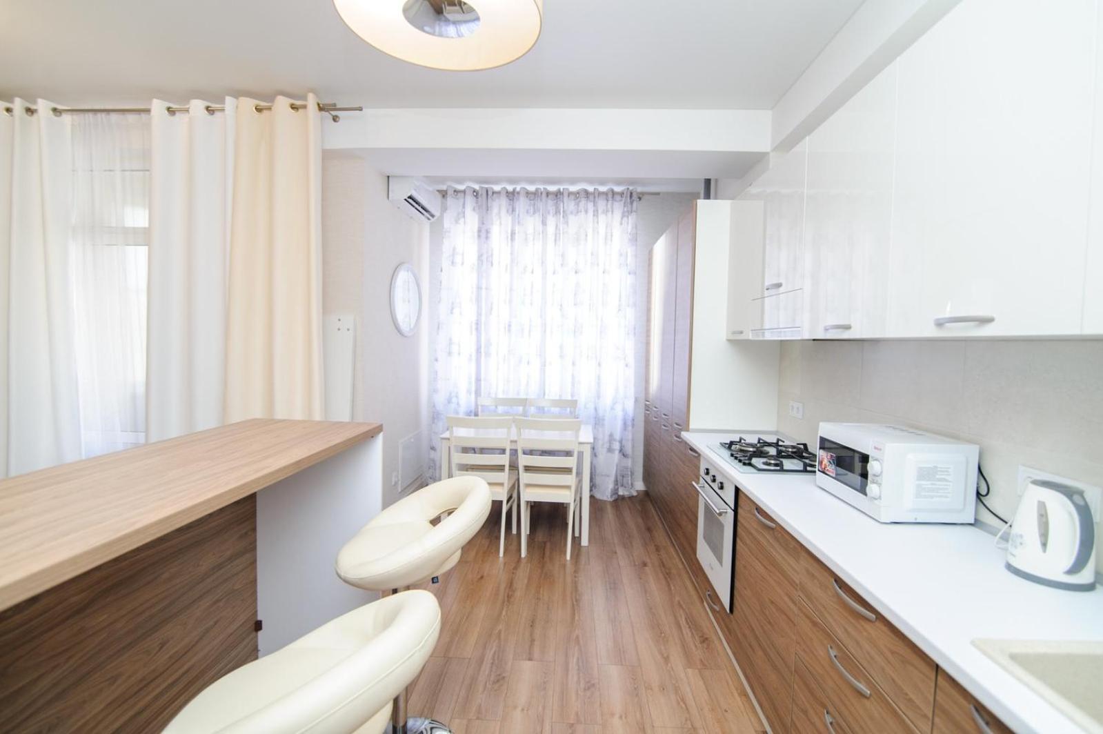 Extra Grand Lev Tolstoi Two Bedrooms Kišiněv Exteriér fotografie